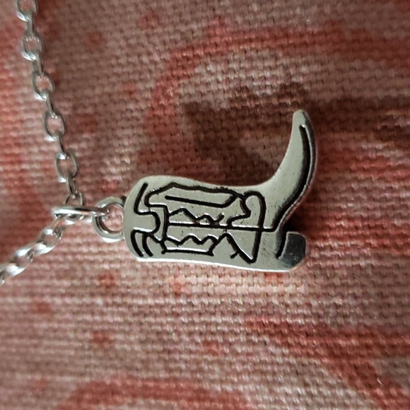 Cowgirl Necklace. Western Pistol Cowgirl Boots Cowgirl Hat Vaquero Vaquera Horse - Picture 9 of 17